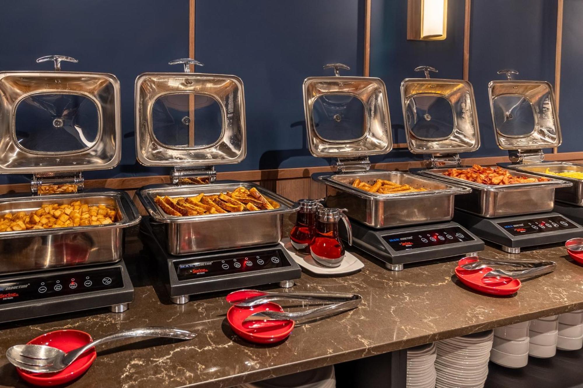 Crowne Plaza Hotel Moncton Downtown By Ihg Экстерьер фото