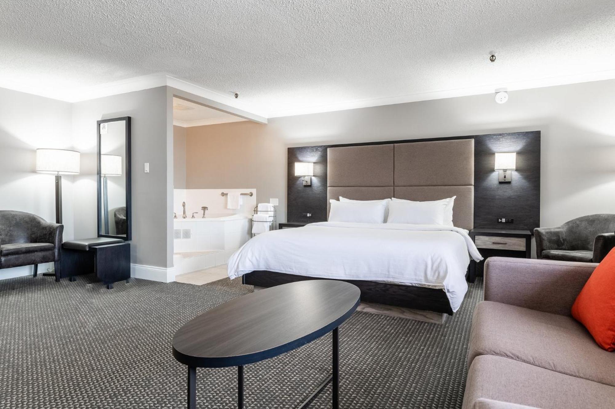 Crowne Plaza Hotel Moncton Downtown By Ihg Экстерьер фото
