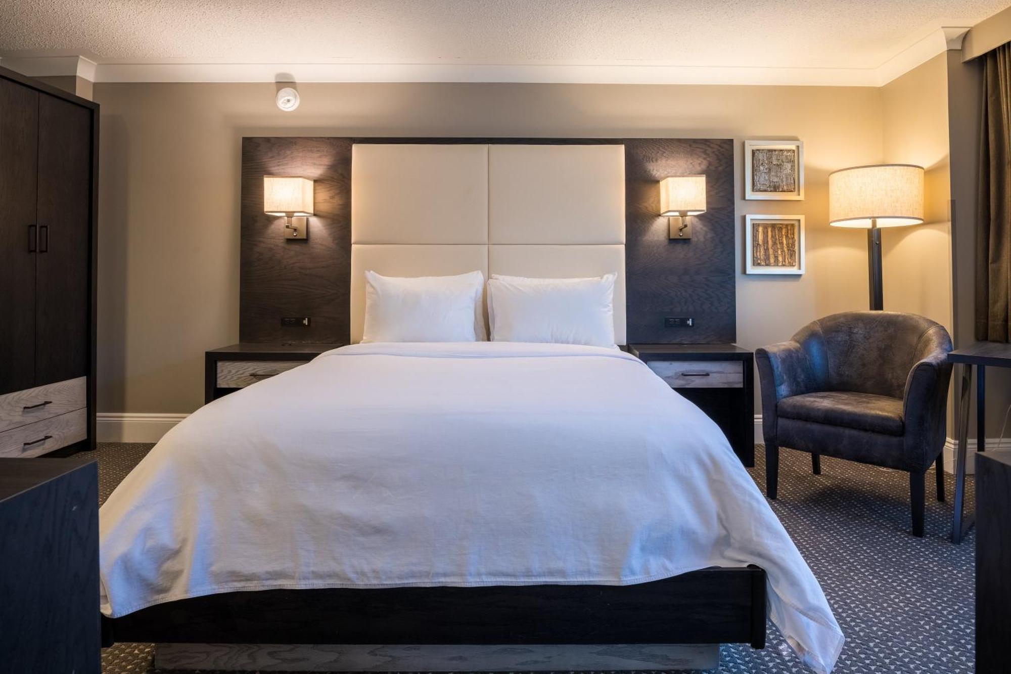 Crowne Plaza Hotel Moncton Downtown By Ihg Экстерьер фото